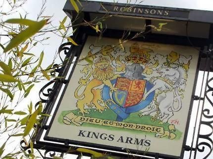 윌름슬로 The Kings Arms B&B 외부 사진